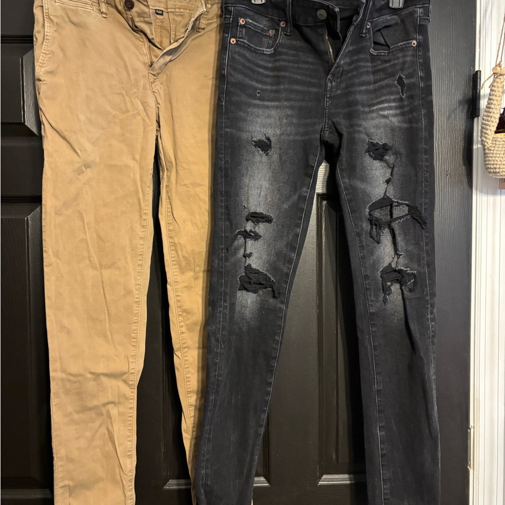 Men’s American Eagle Black Jeans and American Eagle Tan khakis. Size 30x34